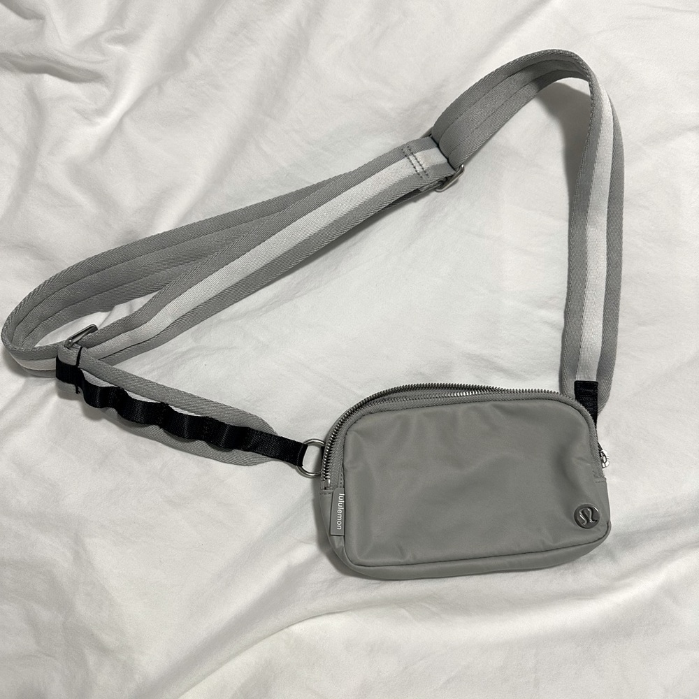 Lululemon crossbody belt bag